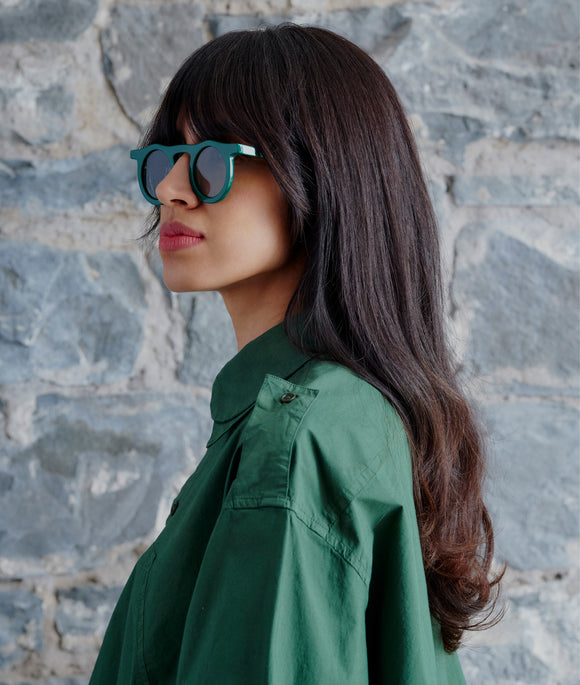 LIND SPRUCE GREEN sunglasses with a circular frame