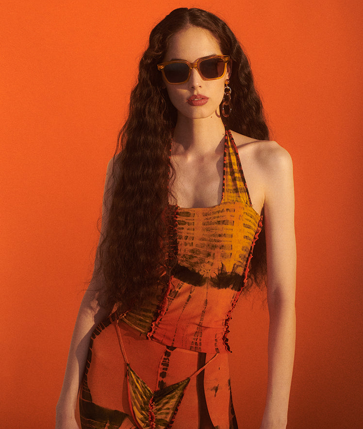 Monaro-nectar-yellow-gold-sunglasses-on-model